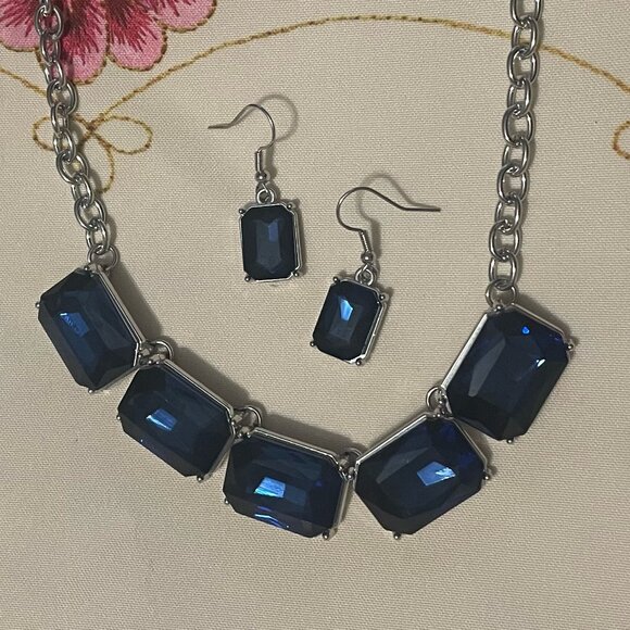 💙Blue Rectangle statement necklace and earring set - Picture 1 of 1